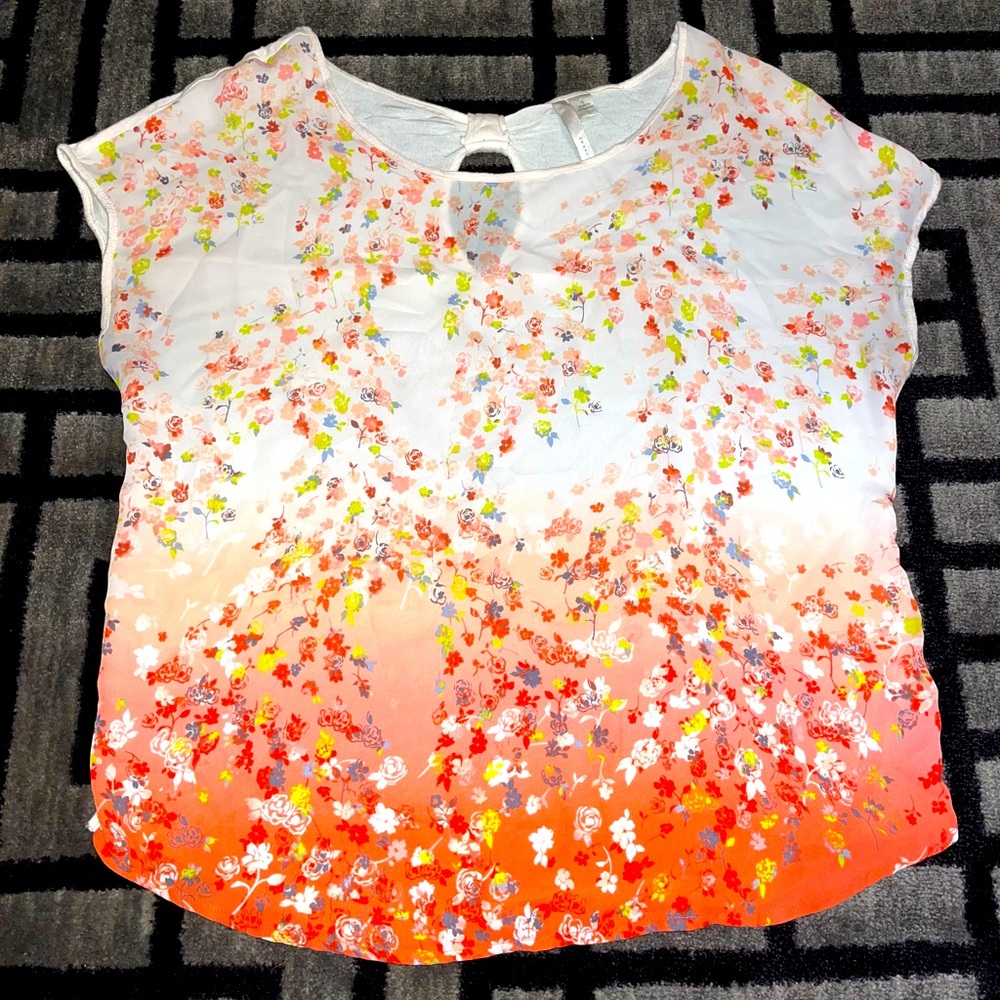 Lauren Conrad floral tshirt in size Small